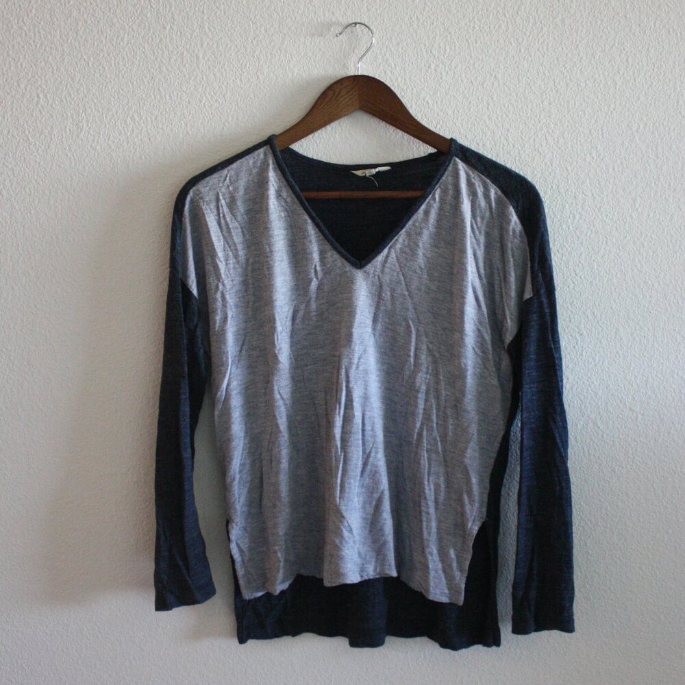 Madewell Anthem Long-Sleeve V-Neck Tee in Colorblock Light Blue/Navy